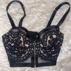 Victoria secret demi buste size 32D